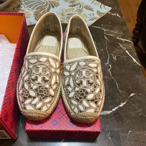 I’m selling shoes!